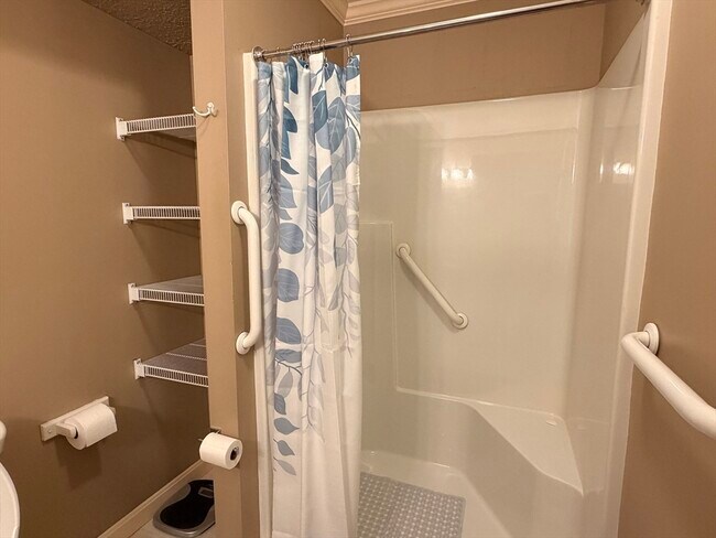 Building Photo - 7 Conant Rd