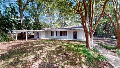 Building Photo - Walk to Downtown Prattville!!! 4/2 Completely Updated!