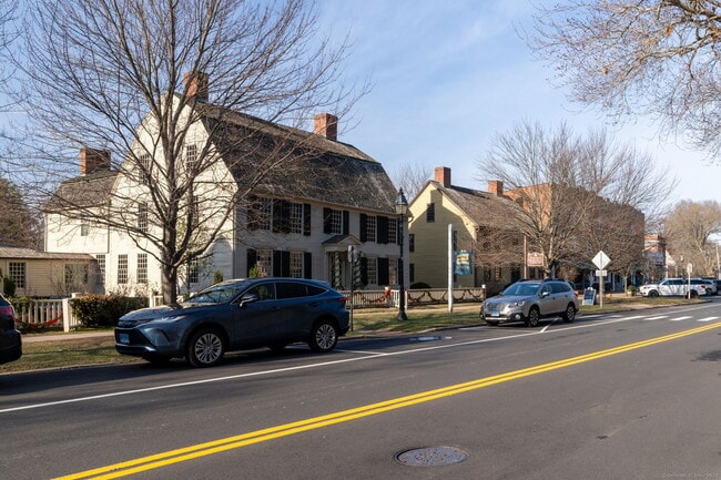 Building Photo - 18 Hubbard Pl