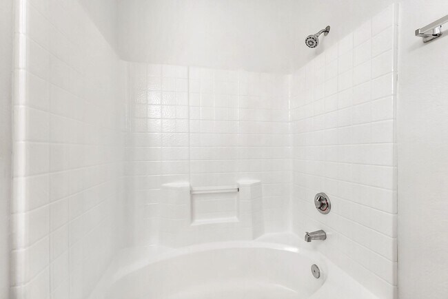Building Photo - Spacious single-level, first-floor unit featuring 3 bedrooms and 2 bathrooms.