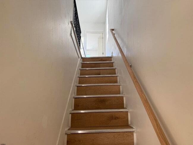 Building Photo - 2417 Pacific Ave