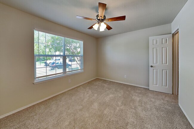 Building Photo - 1112 Rivers Creek Ln