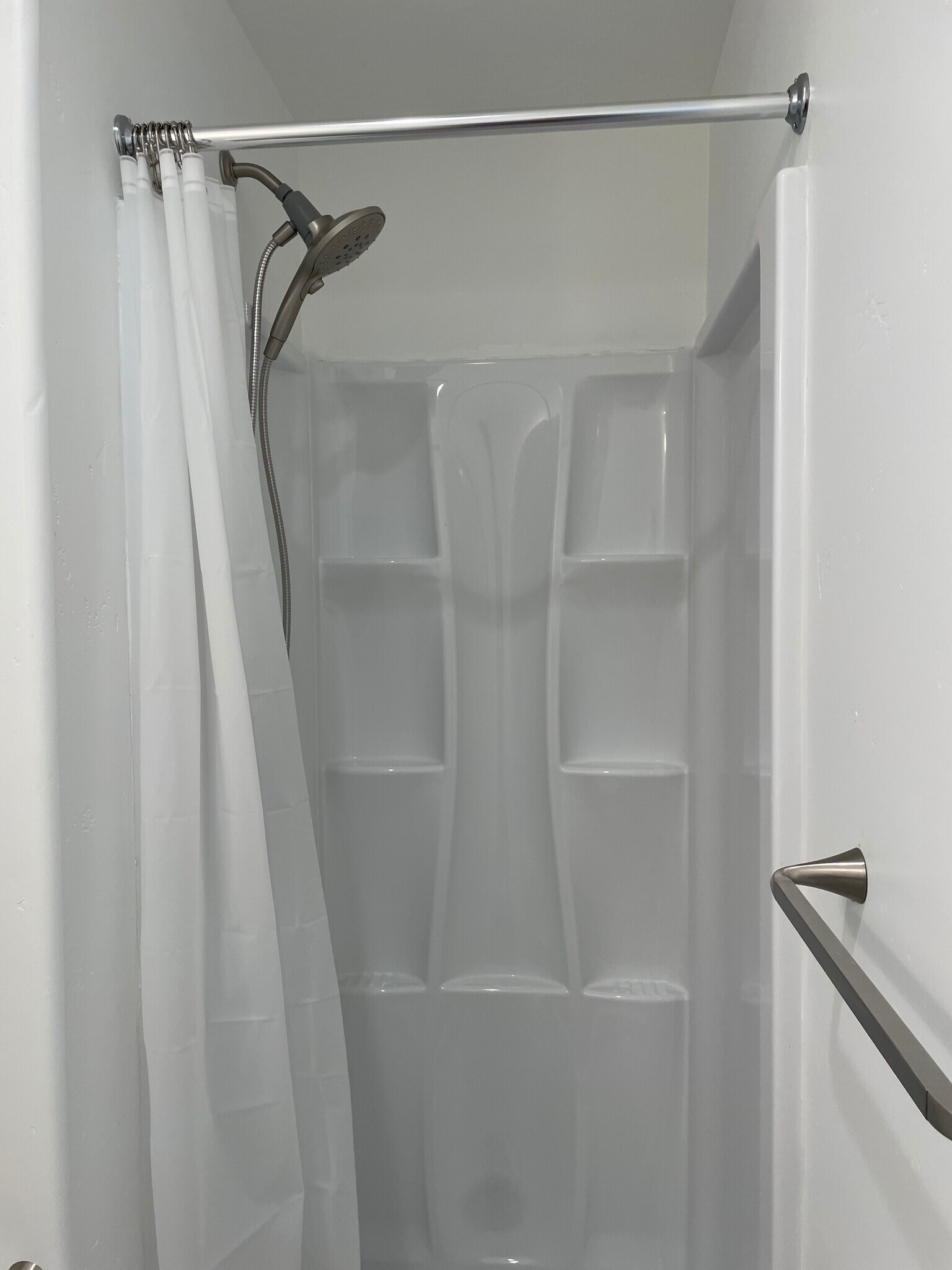 Basement shower - 951 W Shadow Brook Ln
