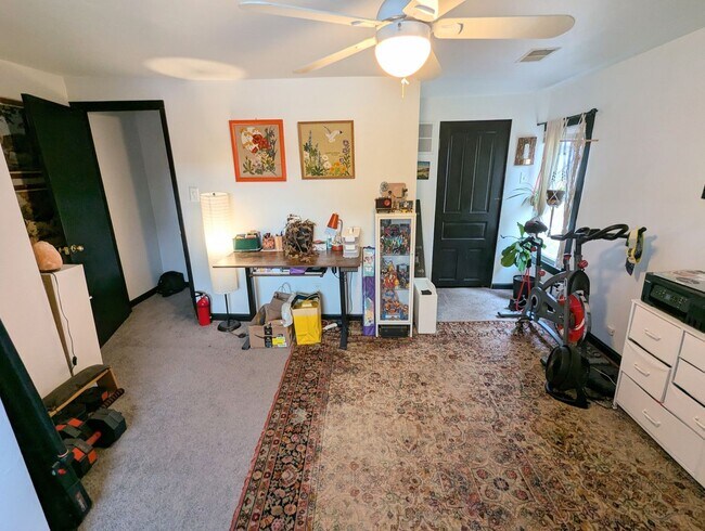 Building Photo - edm257