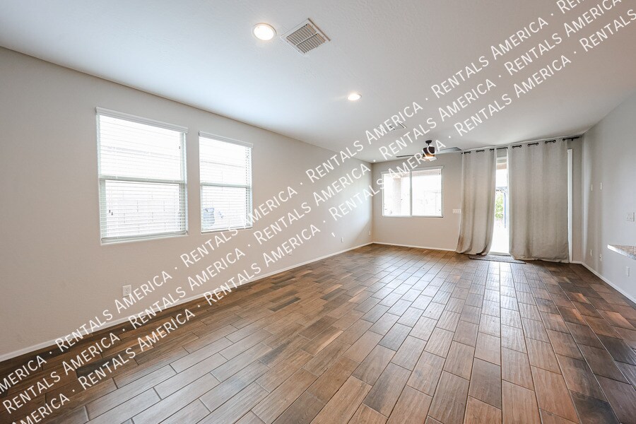 Building Photo - 5211 W Leodra Ln