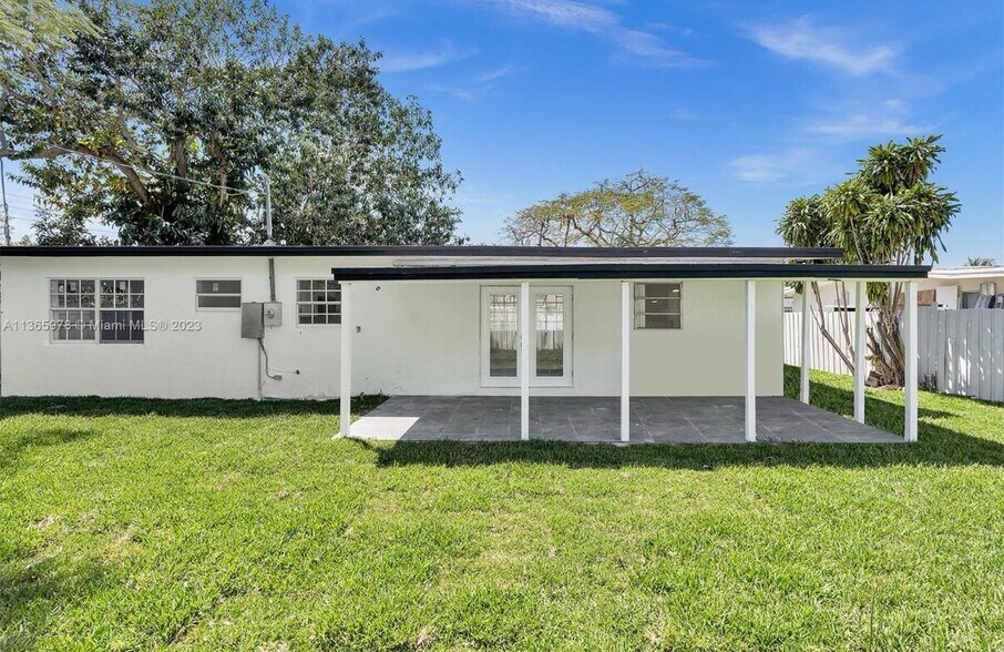 Building Photo - 1150 SW 46th Ave