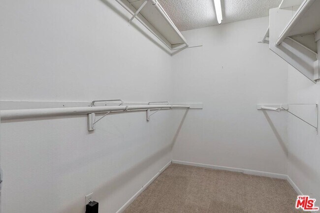 Building Photo - 1201 S Roxbury Dr