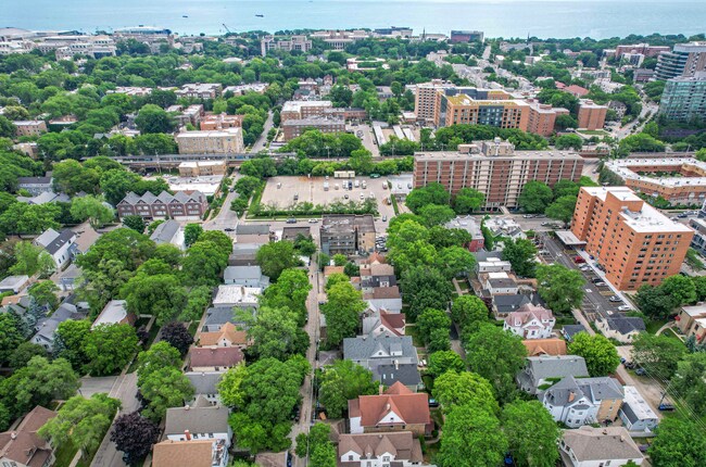 Building Photo - 1029 Garnett Pl