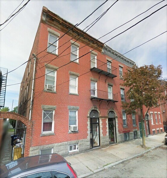 Building Photo - 74 Frankfort St