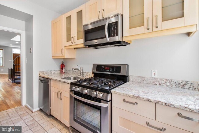 Building Photo - 3254 Q St NW