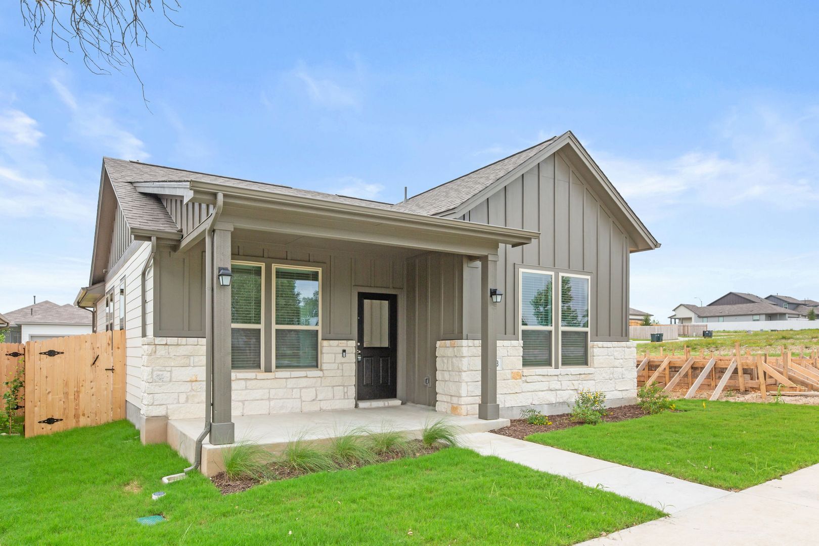 Building Photo - 183 Glocken Ln