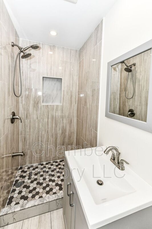 Building Photo - 8088 Edinburgh Dr