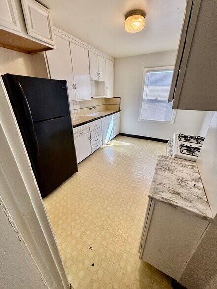 Building Photo - 15091 Robin St