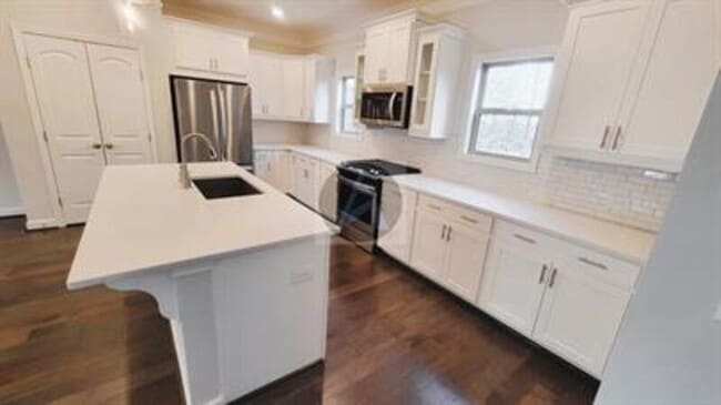 Building Photo - 2892 Boone Dr
