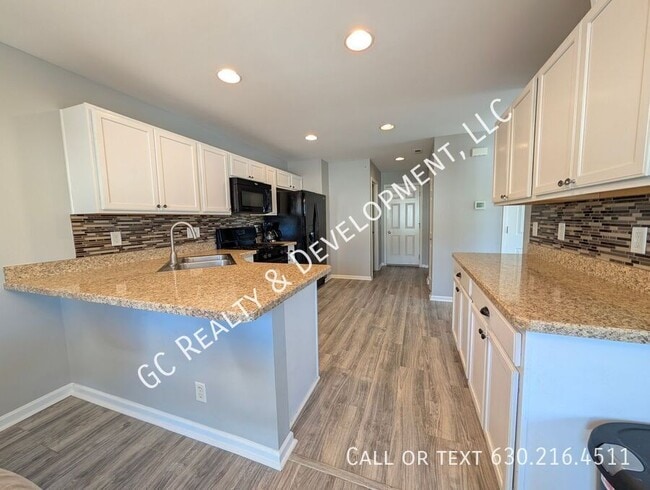 Building Photo - 646 Vine St