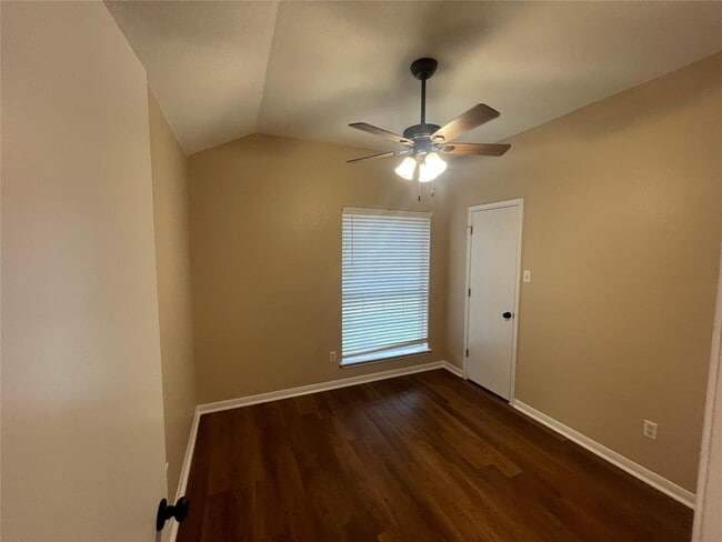 Building Photo - 326 Katy Crossing