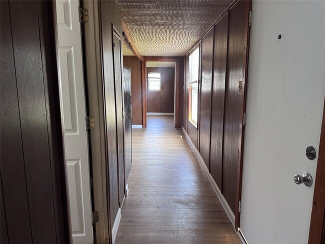 Building Photo - 16917 W Lynbrook