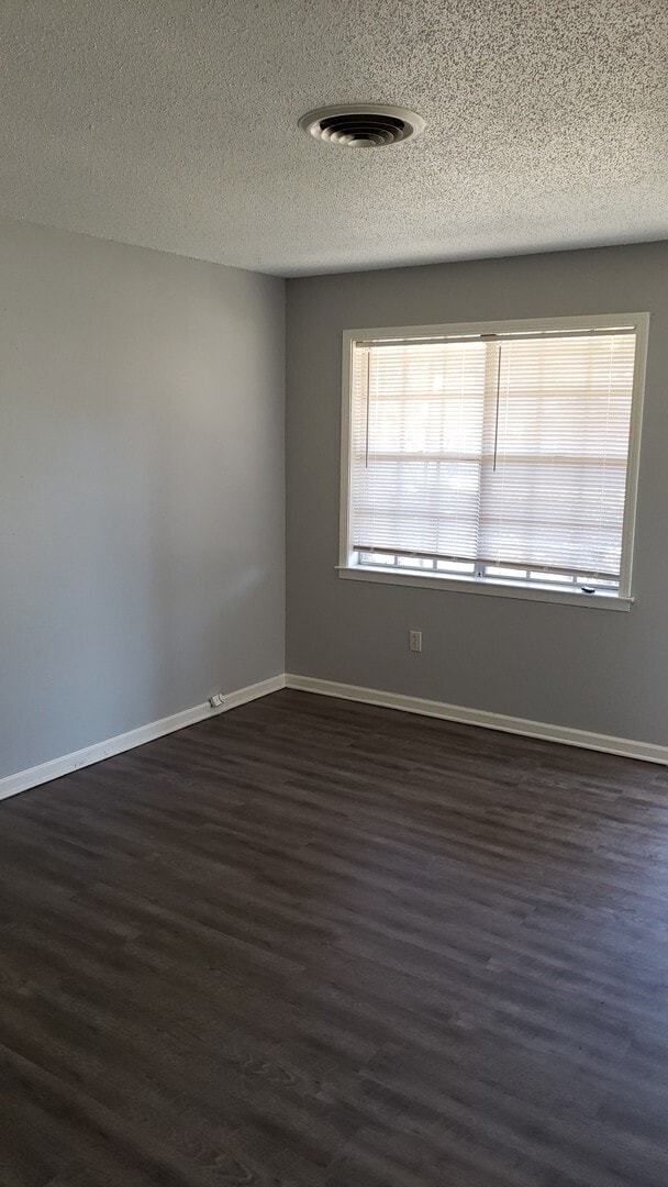 Building Photo - 4 Success Realty is now offering this 3 be...