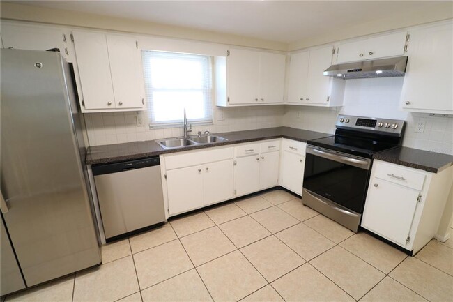 Building Photo - 7825 Birchwood Dr