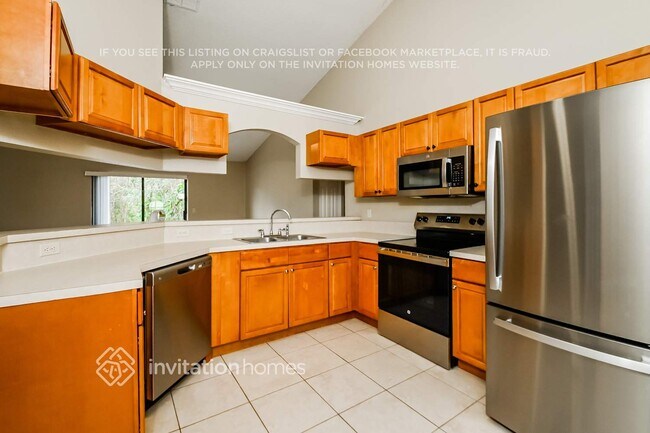 Building Photo - 2544 Parkland Dr