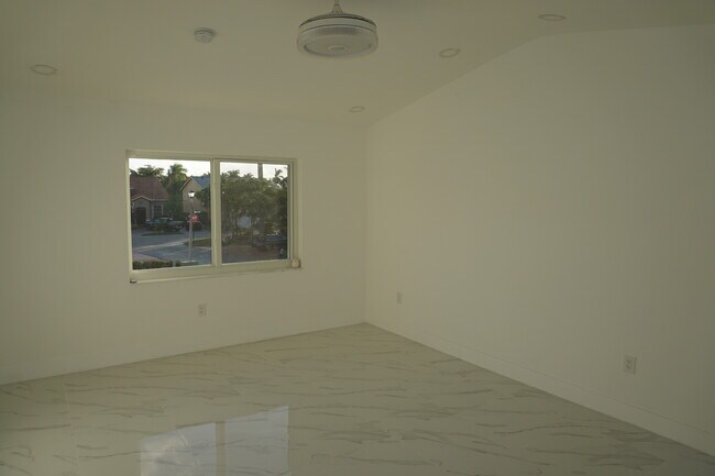 Building Photo - 15614 SW 110th Terrace