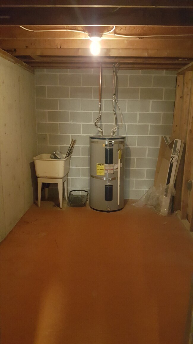 Building Photo - 13622 E 12th Ave