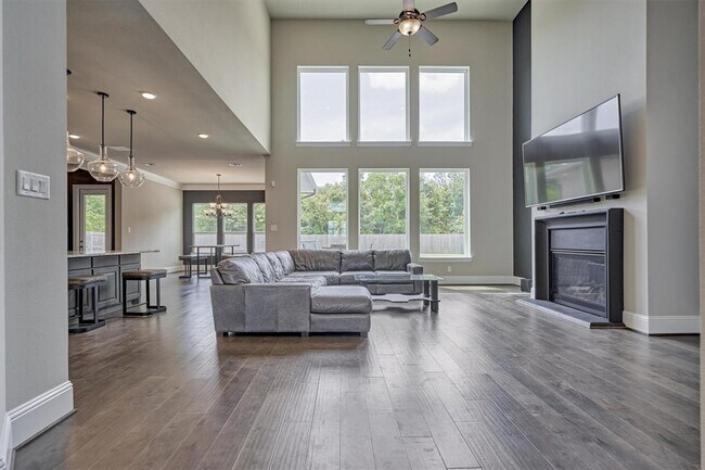 Building Photo - 12907 Mustang River Dr