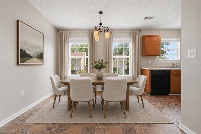 Building Photo - 5949 Idlewood Pl
