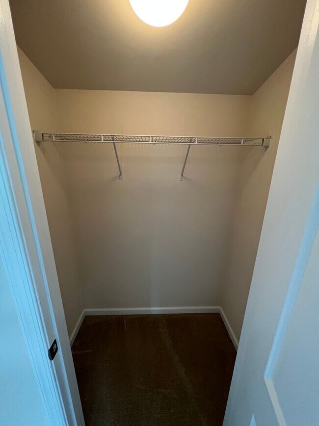 Building Photo - 965 Eagle Pl