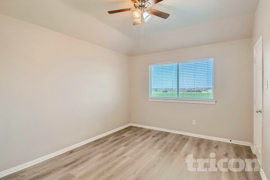 Building Photo - 761 Meghann Ln