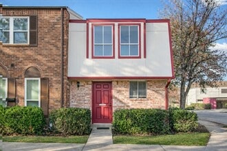 Building Photo - 7902 Grove Ridge Dr