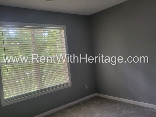 Building Photo - GORGEOUS HOME IN POPULAR HIGHLANDS AT CREEKSIDE GOLF / SWIM / TENNIS COMMUNITY