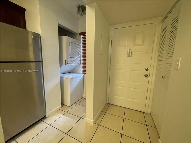 Building Photo - 10451 W Broward Blvd