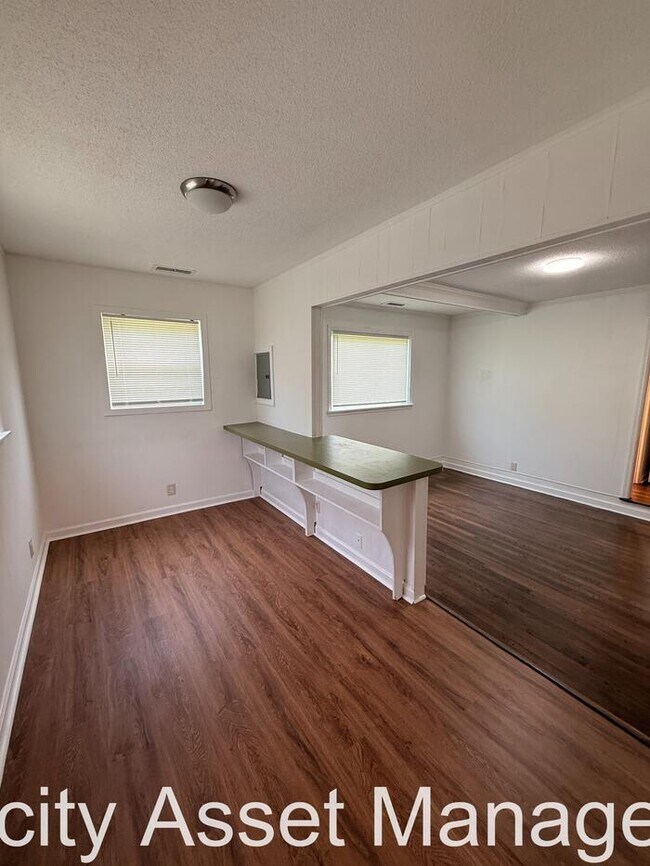 Building Photo - A MUST-SEE SECTION 8 FRIENDLY HOME!!!!