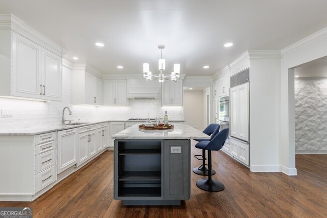 Building Photo - 459 Atlanta Country Club Dr