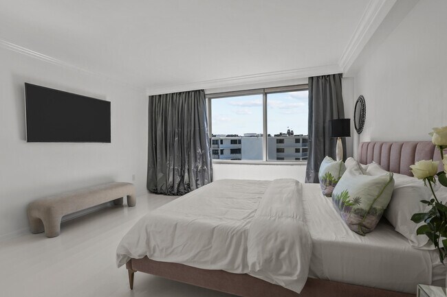 Building Photo - 170 N Ocean Blvd