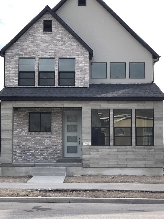 Building Photo - 441 W 3200 N