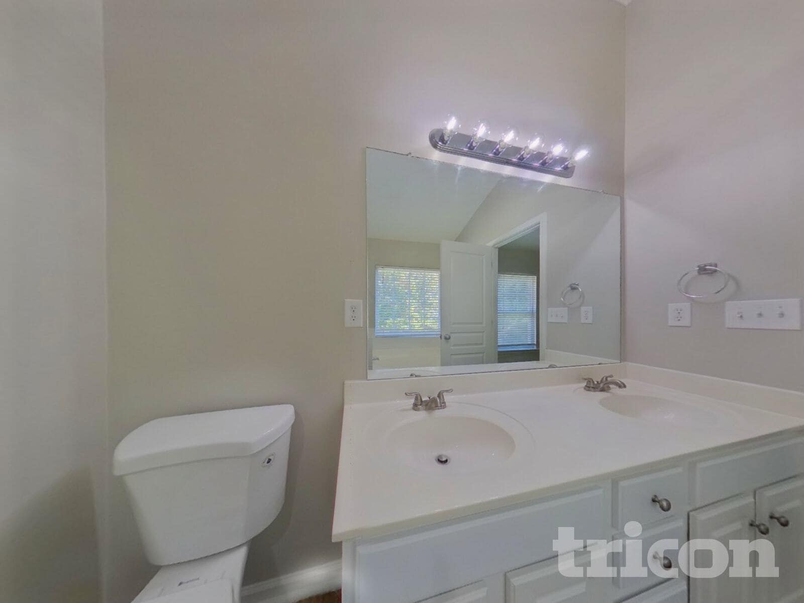 Building Photo - 1619 Bitter Creek Dr