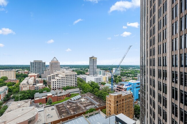 Building Photo - Uptown Condo with AMAZING VIEW!