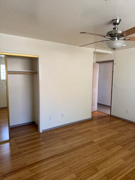 Building Photo - 2923 W Rose Ln