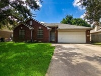 Building Photo - 3914 Cyril Dr