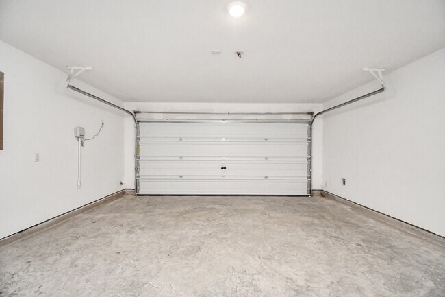 Building Photo - 27010 Breakaway Ln