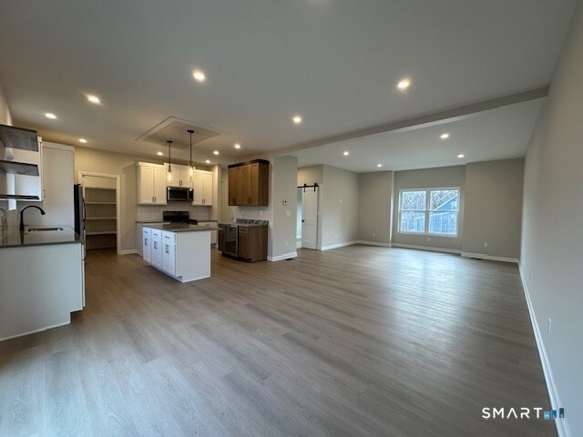 Building Photo - 62 Soundview Ave