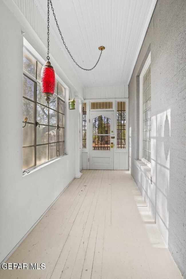 Building Photo - 3225 Fort Blvd