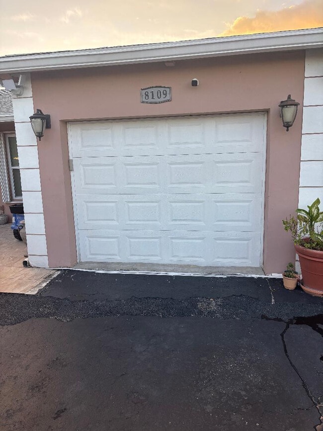 Building Photo - 8109 NW 74th Terrace