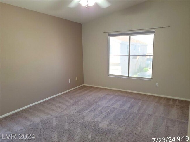 Building Photo - BOULDER RANCH-TWO PRIMARY SIZED BEDROOMS!!!
