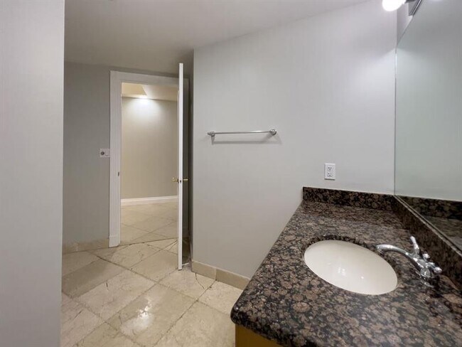 Building Photo - 4241 N Ocean Blvd