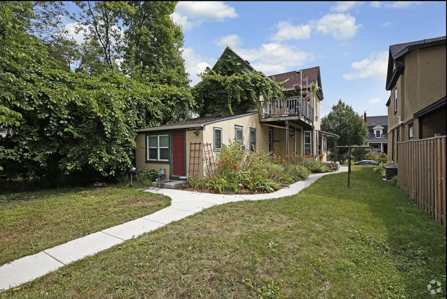 Building Photo - 2734 Bryant Ave S
