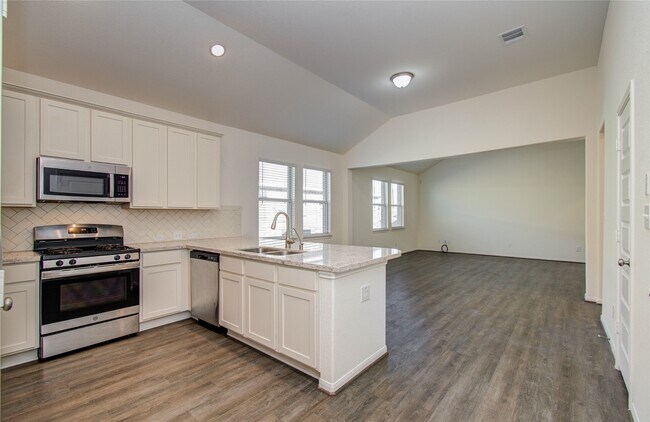 Building Photo - 8426 Beacon Bay Cir