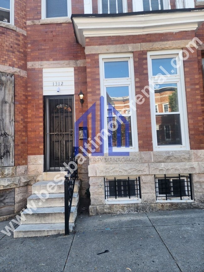 Building Photo - Spacious 4 Bedroom 1.5 Bath in East Baltimore